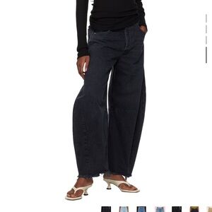Citizens of Humanity horseshoe jeans . Sonnet color/ black, size 28. Fringed bot